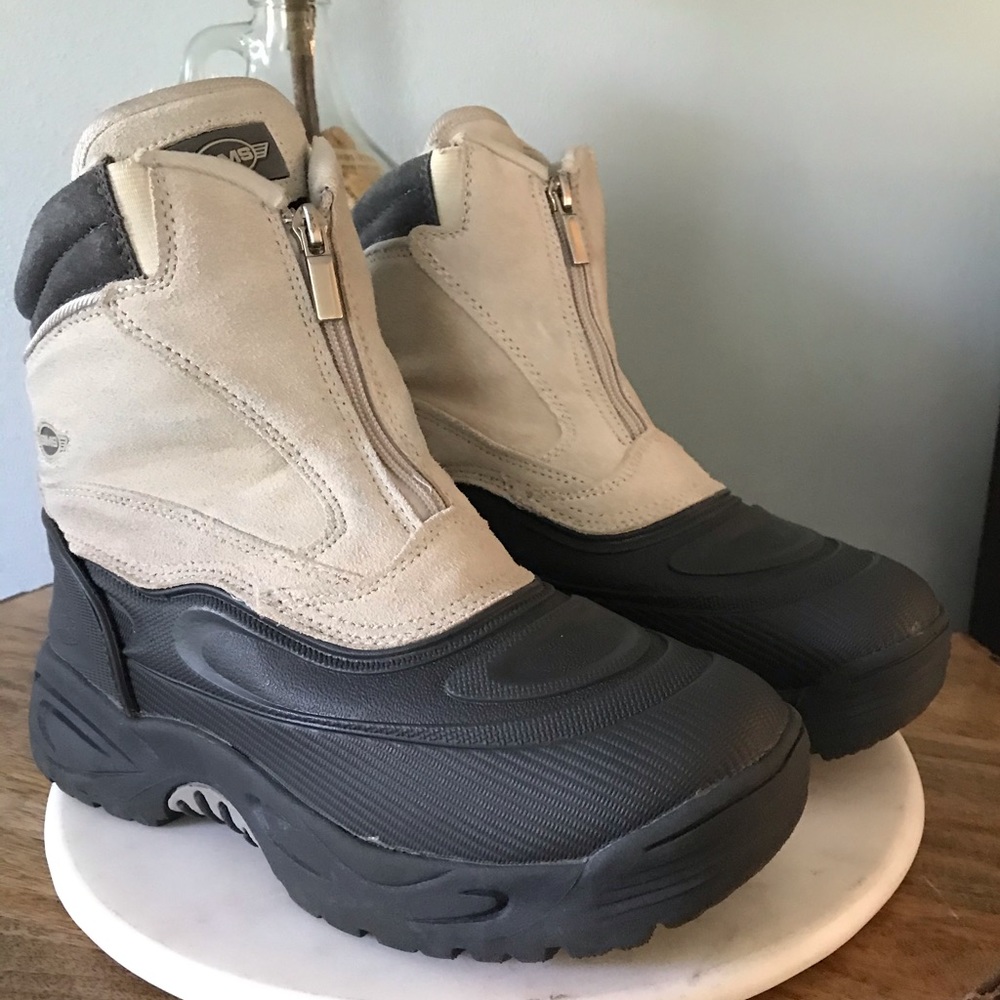 Boots - Picture 4 of 12